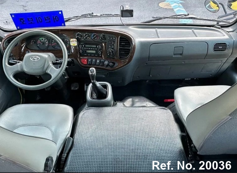  Hyundai / New County Stock No. 20036